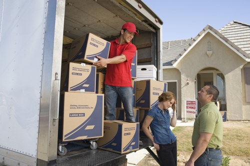 Local van service supporting a Barnsbury flat or office move