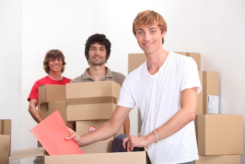 Local movers working around Barnsbury flat access and stairs
